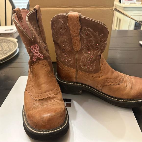 Ariat Roper boots. Breast Cancer edition. Barely worn - Picture 2 of 3